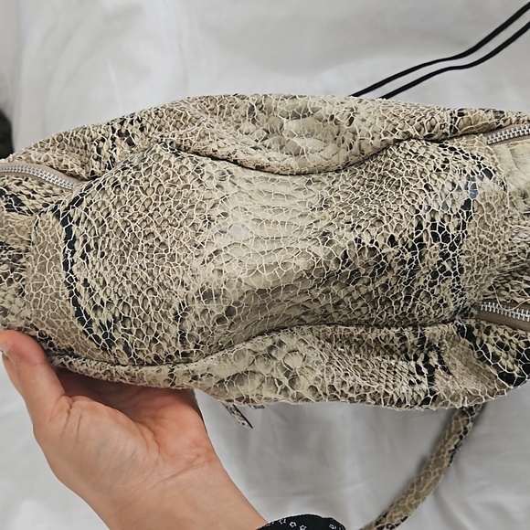 Mondani New York faux leather bag - Picture 10 of 13